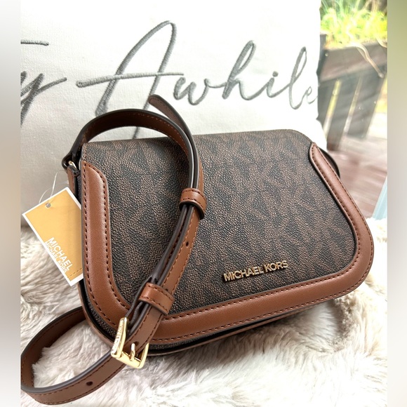 NWT authentic Michael Kors Lucie saddle Leather Bag - Picture 4 of 11